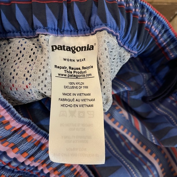 Patagonia Nylon Shorts with Mesh Pockets - Picture 4 of 6